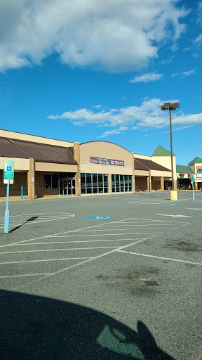 Grocery Store «Weis», reviews and photos, 736 Warrenton Rd, Fredericksburg, VA 22406, USA