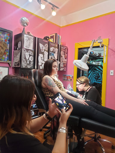 Tattoo Shop «Castro Tattoo», reviews and photos, 3991 17th St, San Francisco, CA 94114, USA