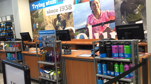 Sportswear Store «Columbia Sportswear at Tanger Outlets», reviews and photos, 455 Tanger Dr, Williamsburg, IA 52361, USA