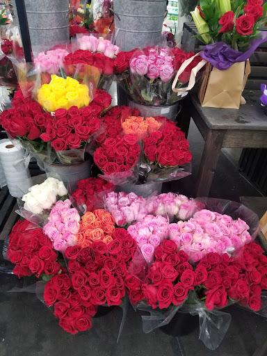 Grocery Store «Superior Grocers», reviews and photos, 9801 Laurel Canyon Blvd, Pacoima, CA 91331, USA