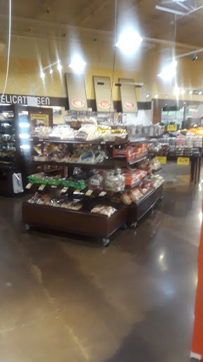 Grocery Store «Fred Meyer», reviews and photos, 2500 Santiam Hwy SE, Albany, OR 97322, USA