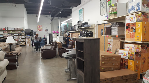 Surplus Store «Big Box Outlet Store - Marysville», reviews and photos, 1338 State Ave, Marysville, WA 98270, USA