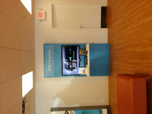 Cell Phone Store «AT&T Authorized Retailer», reviews and photos, 10181 W Commercial Blvd, Tamarac, FL 33351, USA
