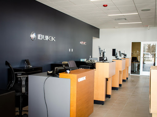 Car Dealer «McGrath Buick GMC Cadillac», reviews and photos, 1040 N Center Point Rd, Hiawatha, IA 52233, USA