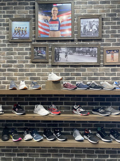 Shoe Store «New Balance Arlington», reviews and photos, 3751 Matlock Rd #101, Arlington, TX 76015, USA