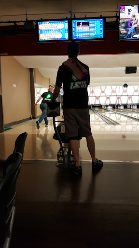 Bowling Alley «Strike City Lanes Bowling Center», reviews and photos, 1170 OR-99, Eugene, OR 97402, USA