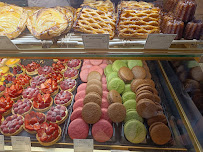 Pâtisserie du Restaurant servant le petit-déjeuner PAUL à Paris - n°10