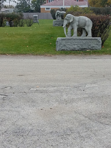 Funeral Home «Woodlawn Funeral Home and Memorial Park», reviews and photos, 7750 W Cermak Rd, Forest Park, IL 60130, USA