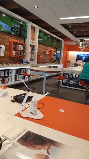 Cell Phone Store «AT&T», reviews and photos, 34 Shelter Cove Ln #160, Hilton Head Island, SC 29928, USA