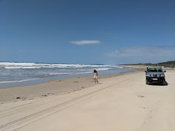 Photo de Nine Mile Beach avec rivage droit, long
