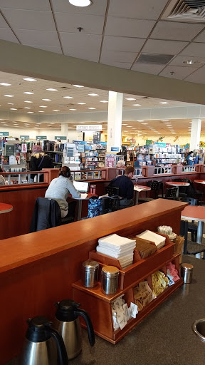 Book Store «Barnes & Noble», reviews and photos, 2751 Paper Mill Rd, Wyomissing, PA 19610, USA
