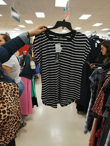 Department Store «Marshalls & HomeGoods», reviews and photos, 701 NJ-440, Jersey City, NJ 07304, USA