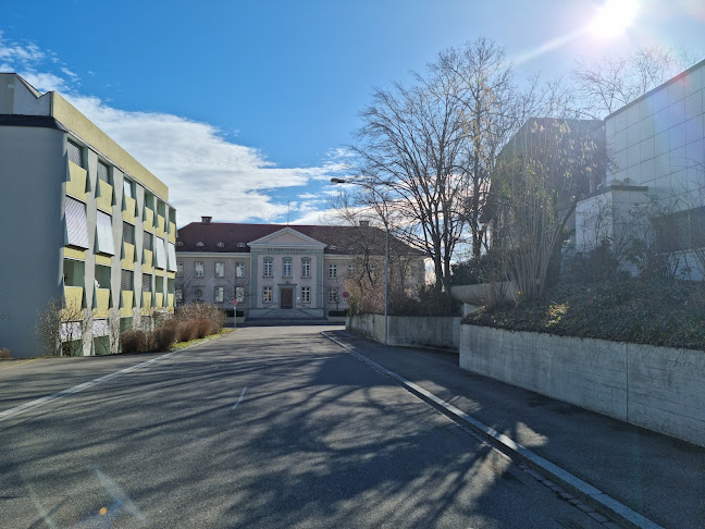 Rezensionen über Bezirksgericht Bülach in Bülach - Bank