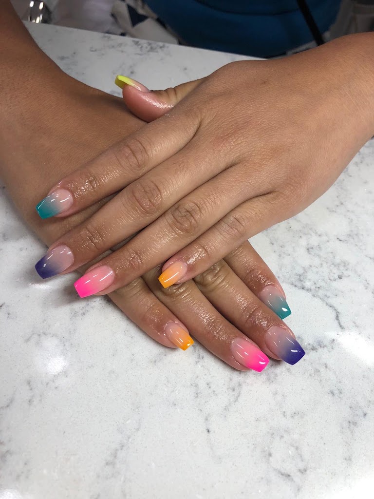 Izabella's Nail Salon & Spa 33462