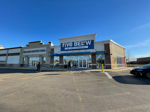 Variety Store «Five Below», reviews and photos, 8250 Kingsridge Road, Dayton, OH 45459, USA