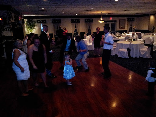 Golf Course «Twin Oaks Golf & Plantation Club», reviews and photos, 450 E 43rd St, Covington, KY 41015, USA