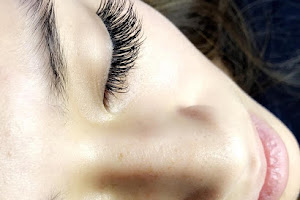 Glitzy Lashes and Med Spa