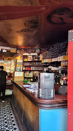 Photo n°62 de Aux Artistes à Paris ()