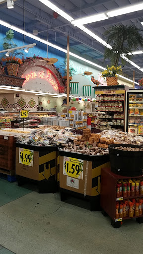 Supermarket «Vallarta Supermarkets», reviews and photos, 18571 Soledad Canyon Rd, Canyon Country, CA 91351, USA