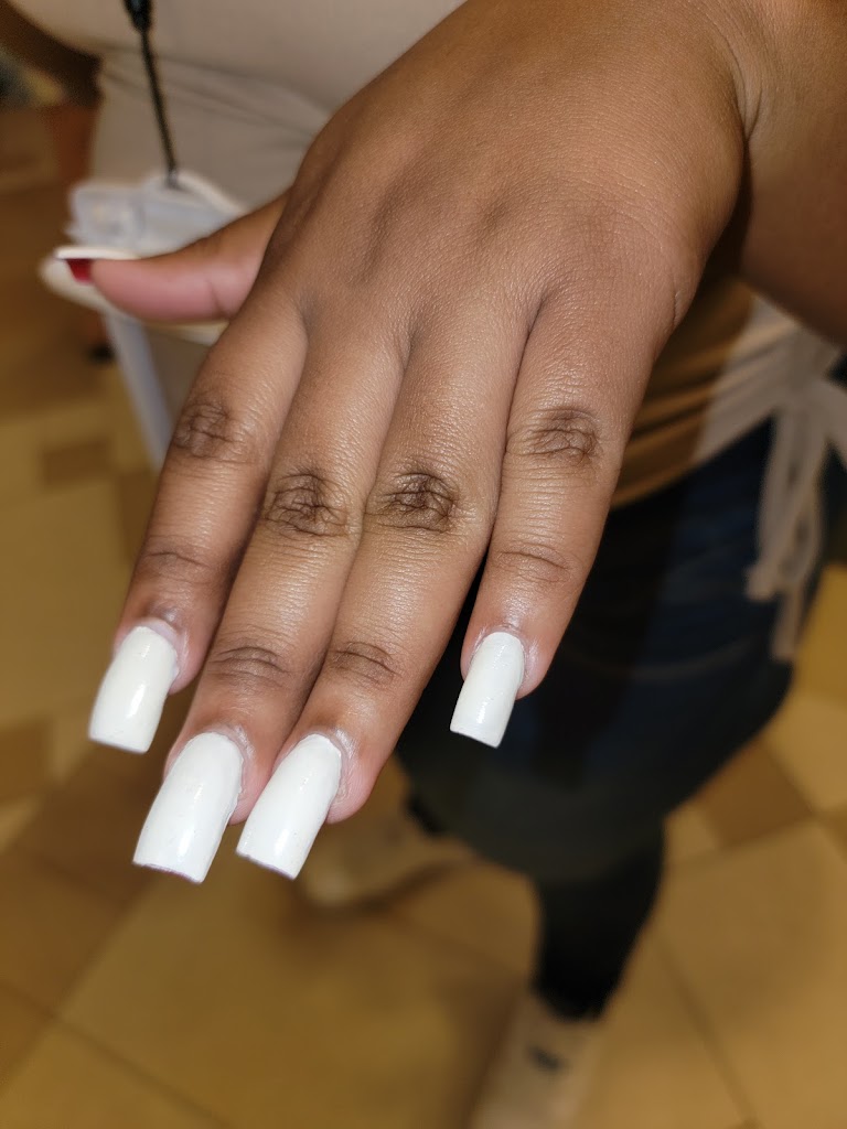 Ivy Top Nails 12751