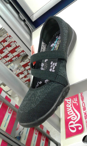 Shoe Store «SKECHERS Factory Outlet», reviews and photos, 163-11 Jamaica Ave, Jamaica, NY 11432, USA