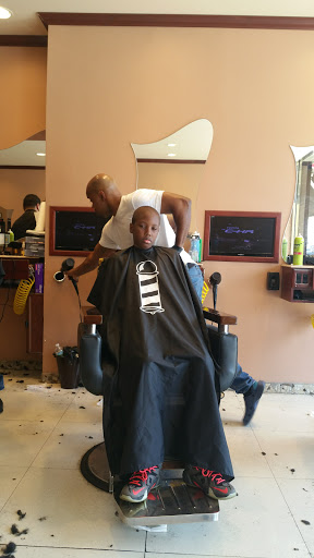 Barber Shop «Vip Style Barber Shop», reviews and photos, 3801 E Tremont Ave, Bronx, NY 10465, USA