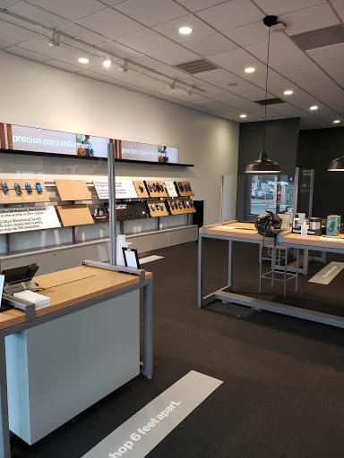 Cell Phone Store «Verizon», reviews and photos, 8363 Agora Pkwy, Selma, TX 78154, USA