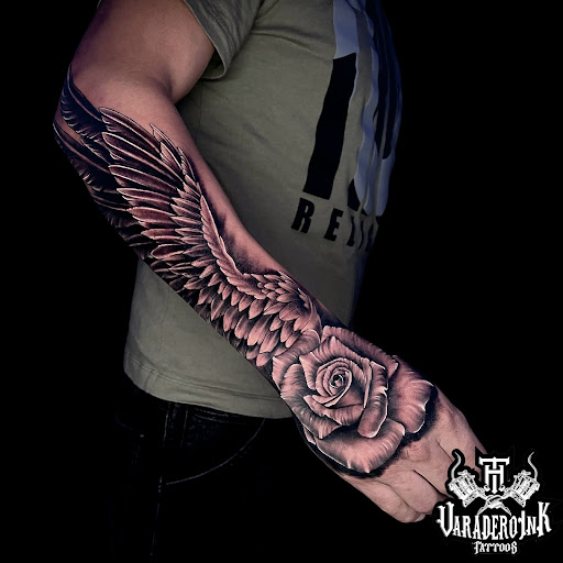 Explore apple tattoo ideas, creative tattoo ideas in Cape Coral, available at Varadero Ink Tattoos