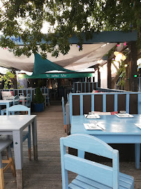 Atmosphère du Bar-restaurant à huîtres Les Petites Folies à Gujan-Mestras - n°13