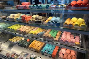 Many Macarons Bakery image