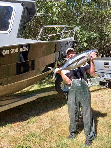 Sporting Goods Store «Rogue Outdoor Store», reviews and photos, 29865 Ellensburg Ave, Gold Beach, OR 97444, USA