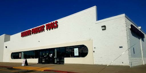 Hardware Store «Harbor Freight Tools», reviews and photos, 32706 John R Rd, Madison Heights, MI 48071, USA