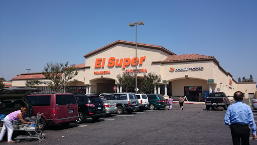 El Super, 3321 W Century Blvd, Inglewood, CA 90303, USA, 
