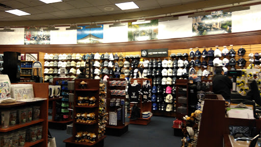 Book Store «Yale University Bookstore», reviews and photos, 77 Broadway, New Haven, CT 06511, USA