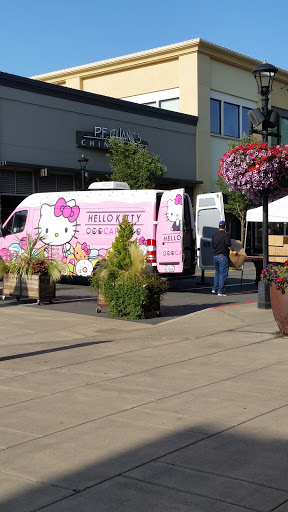 Shopping Mall «Bridgeport Village», reviews and photos, 7455 SW Bridgeport Rd, Tigard, OR 97224, USA