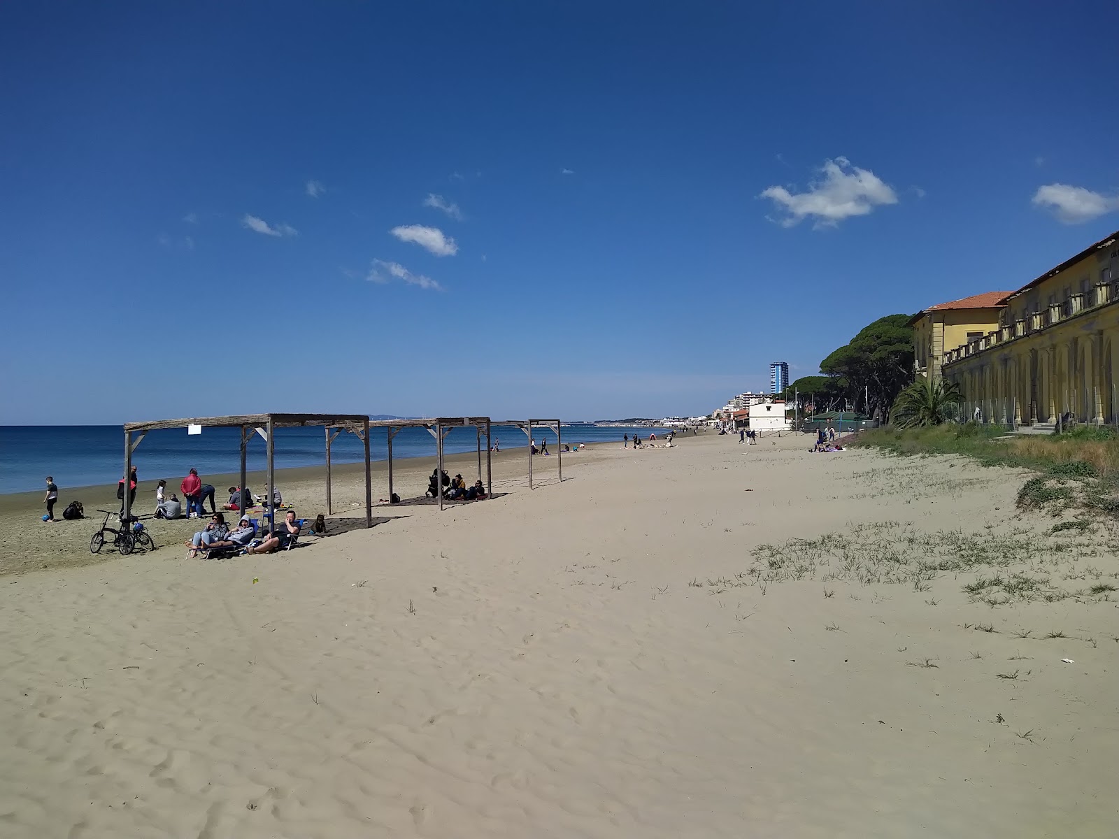Fotografija Spiaggia libera Colonia Marina priporočljivo za družine popotnike z otroki