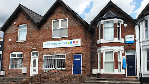 تقويم الأسنان هايتاون - Hightown Orthodontics