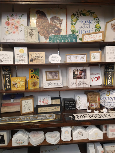 General Store «Mast General Store Winston-Salem», reviews and photos, 516 Trade St NW, Winston-Salem, NC 27101, USA