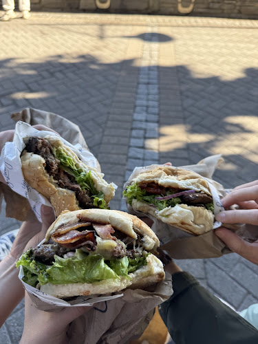 Reviews of Fergburger in Queenstown - Hamburger