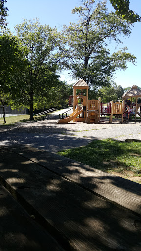 Park «Catonsville Community Park», reviews and photos, 501 N Rolling Rd, Catonsville, MD 21228, USA