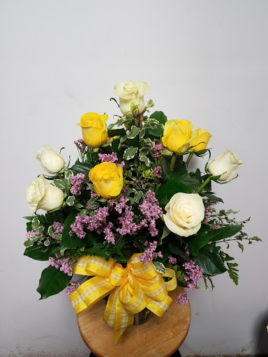 Florist «Sherwood Florist & Gift Shoppe», reviews and photos, 10239 Fair Oaks Blvd #A, Fair Oaks, CA 95628, USA