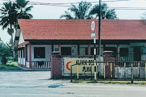 Klinik Desa Alma image
