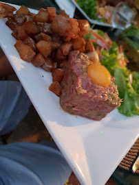 Steak tartare du Restaurant français Auberge Le Bienheureux à Saint-Alexandre - n°2