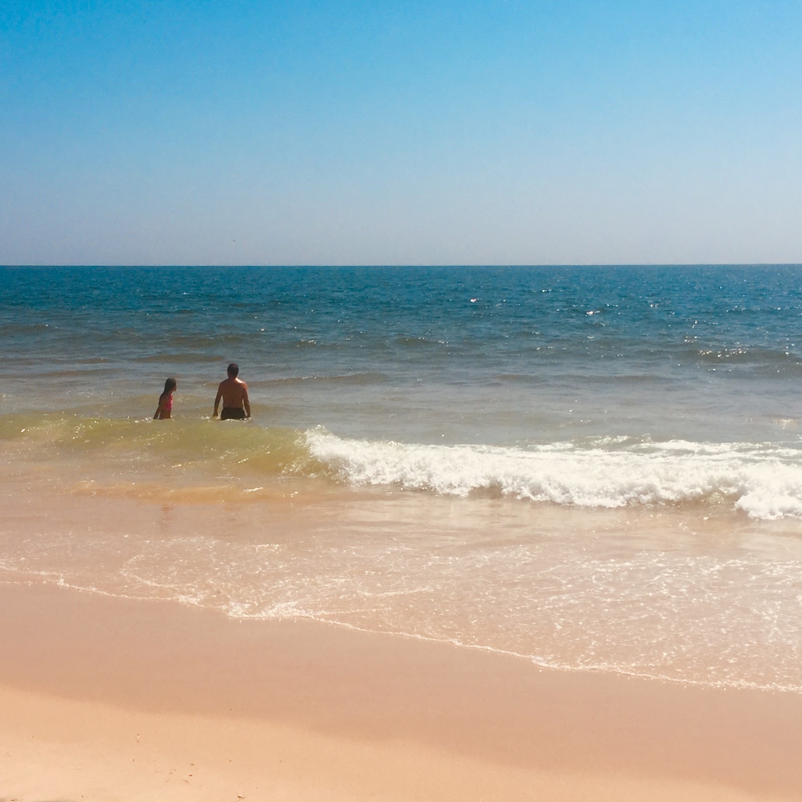 Photo de Playa de Matalascanas avec l'eau bleu-vert de surface