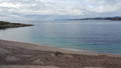 Plage du Rayolet'in fotoğrafı geniş bir kıyı şeridi ile birlikte