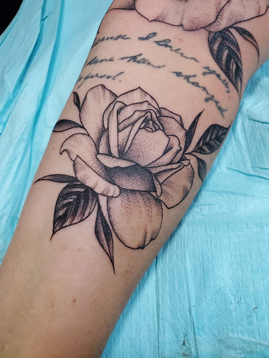 Explore knot tattoo ideas, creative tattoo ideas in Bakersfield, available at CLASSIC STANDARD TATTOO CO.