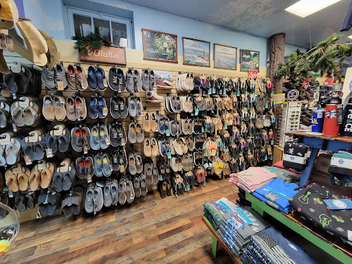 Clothing Store «Walk In the Woods», reviews and photos, 116 W 5th Ave, Mt Dora, FL 32757, USA