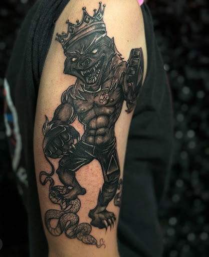 Explore honeybee tattoo ideas, creative tattoo ideas in Houston, available at 333 Tattoo Studio HTX