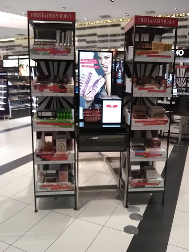 Cosmetics Store «SEPHORA», reviews and photos, 270 N Beverly Dr, Beverly Hills, CA 90210, USA