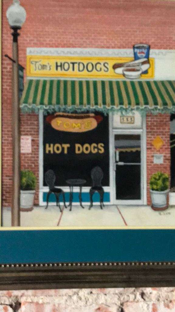 Tom's Hot Dogs 32401